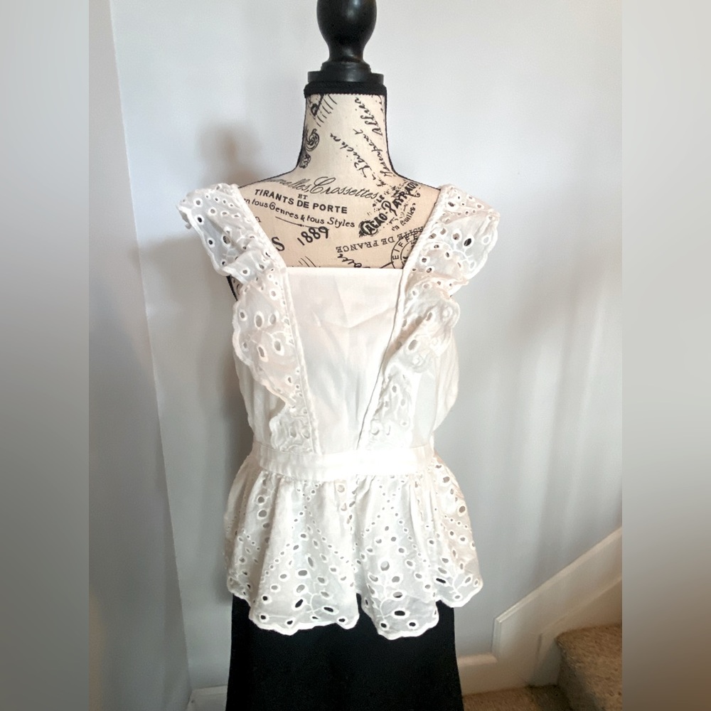 Banana Republic white tank with eyelet detail, sz Small